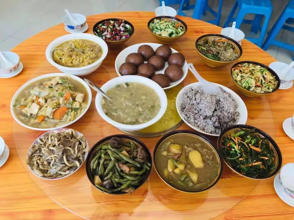 有没有两人一起泡温泉的地方,和伙伴们一起泡温泉