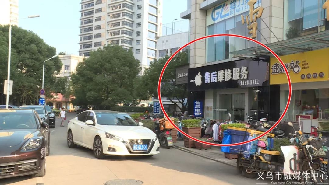 记者暗访手机店视频,记者暗访手机店送礼骗局