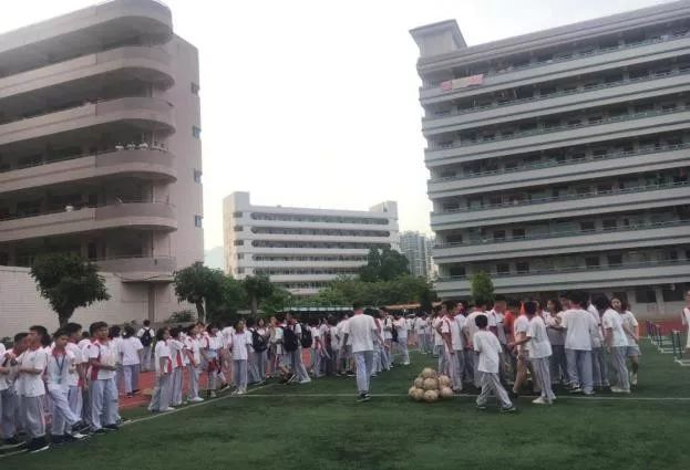 【活力邓中】绿茵点亮青春足球传递激情——记初一级射龙门比赛