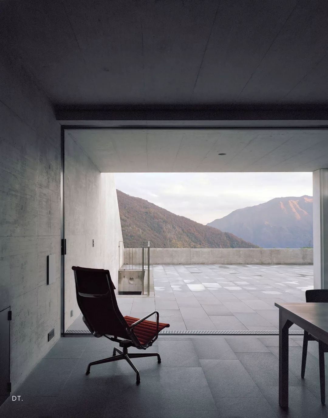 一面水泥墙惊艳了整个院子,水泥墙中式风格