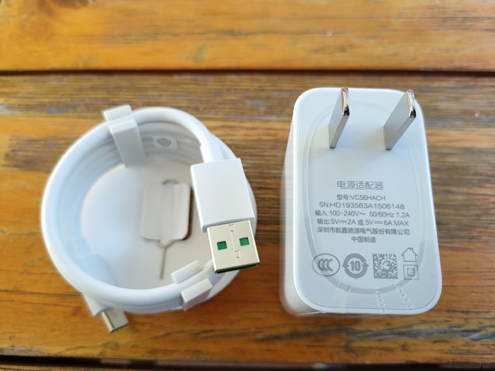 OPPOK5开箱上手:6400万超清四摄+30W闪充赛博金属意外好看