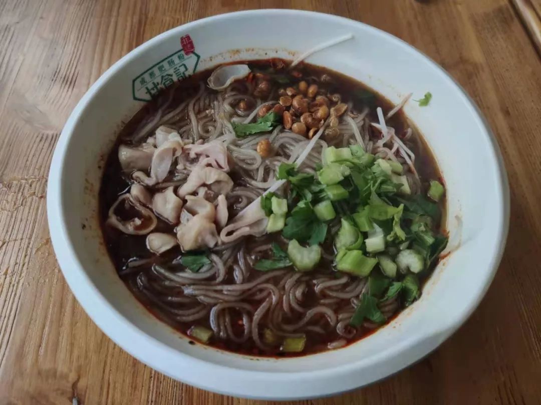 冲突与调和,新晋网红街区望平坊的素颜时光|城市觅食