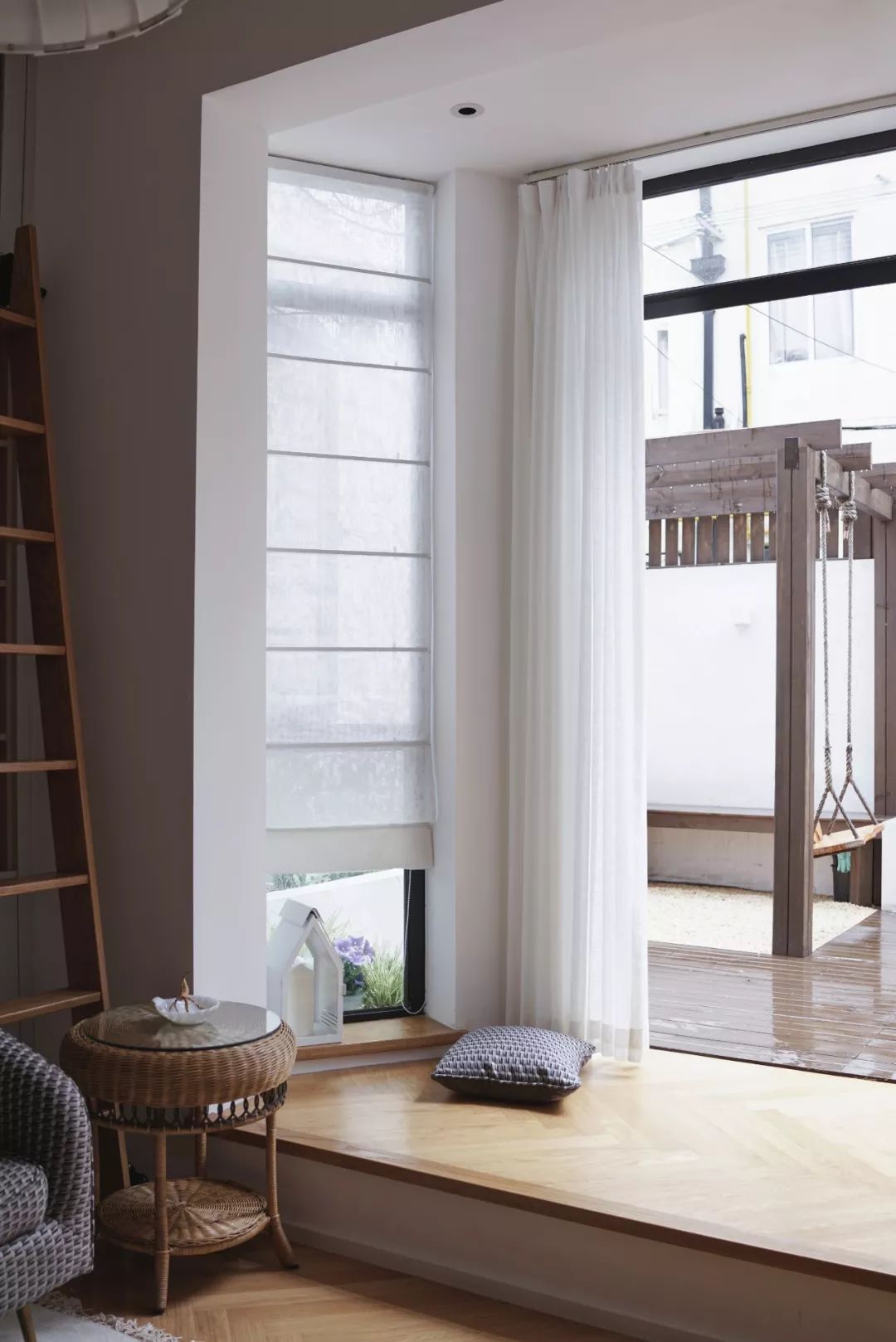 她买下32㎡上海老旧学区房，为女儿打造小桃园，还有20㎡超舒适大庭院