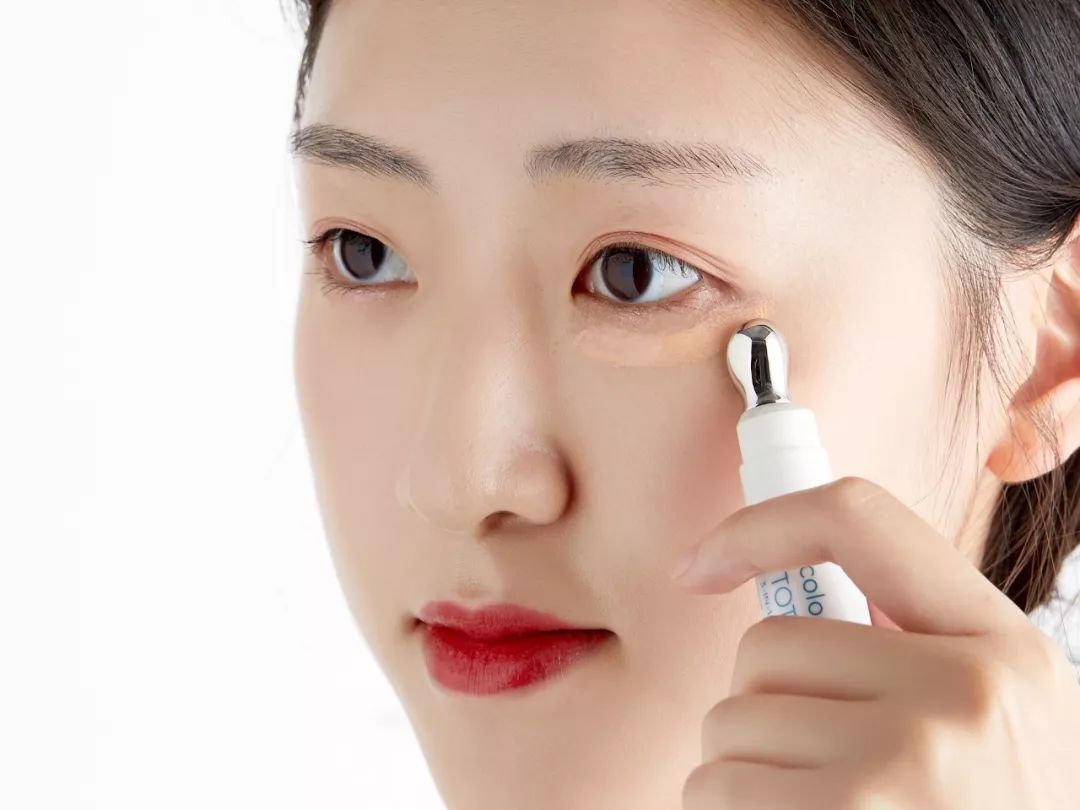 一款超值眼霜,一支2000元的眼霜能治眼袋