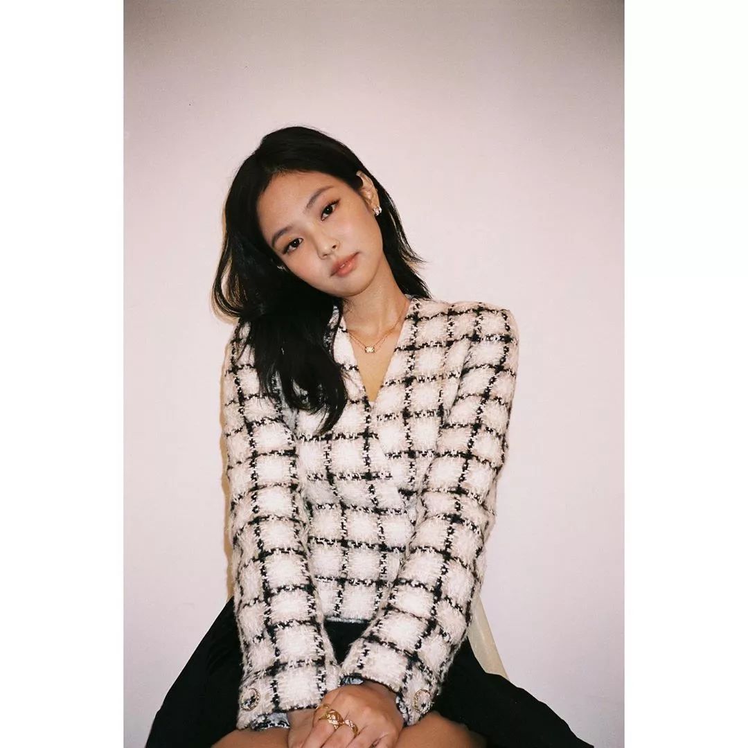 fashion风格穿搭,今年最时髦的4件小香风穿搭