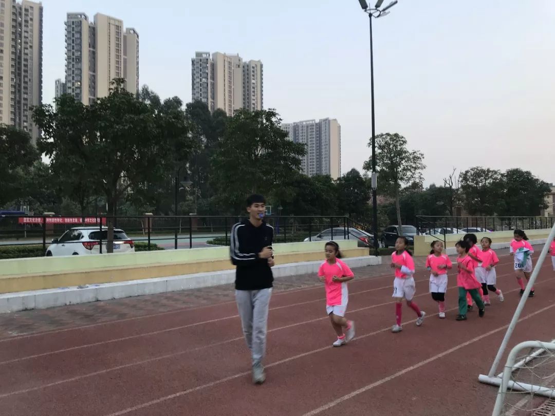 鎭掑ぇ瓒虫牎浼樼瀛︾敓,鎭掑ぇ瓒虫牎琚綍鍙栫殑瀛︾敓