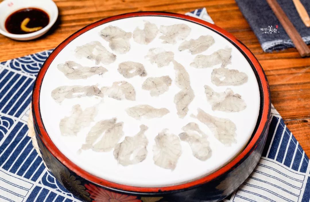 嚟度，可能系顺德桑拿种类最多嘅地方！鸵鸟都唔放过！真够呛