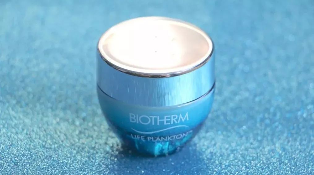 港风穿搭俏皮可爱,港风韵味十足