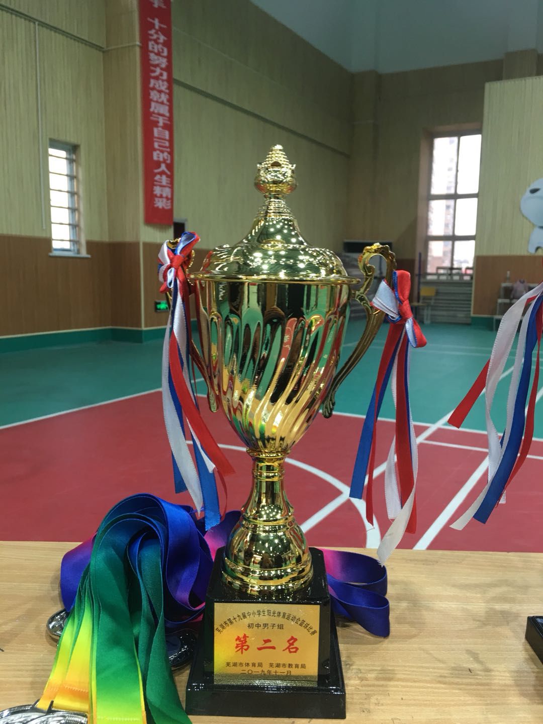 农村小孩爱篮球,山里娃爱篮球