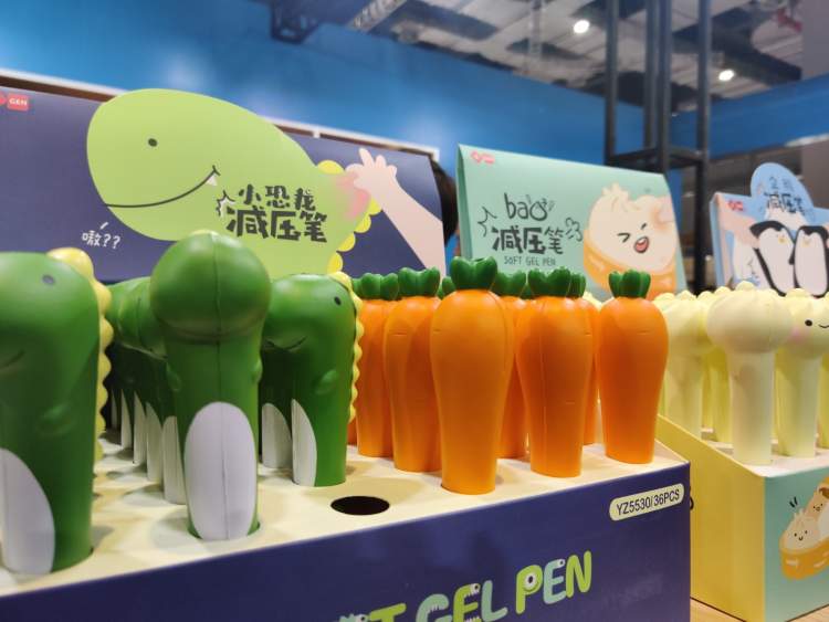 钢笔式可擦中性笔,钢笔墨水可擦