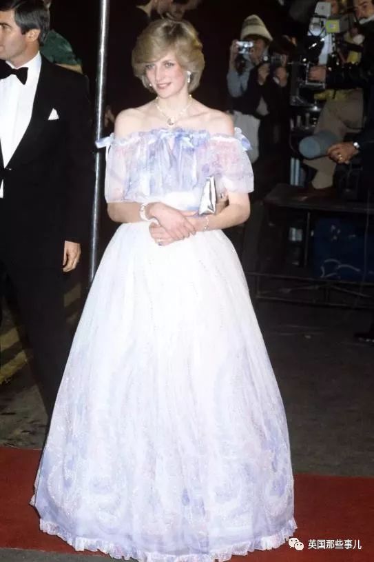戴安娜裙子蓝纱裙多少钱,戴安娜最美礼服