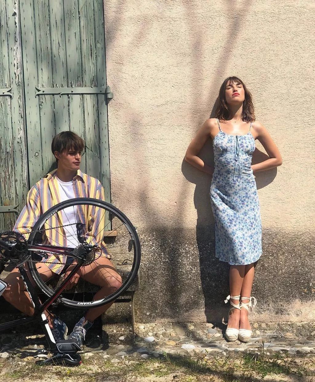 怎么调出跟钟楚曦一样的复古风,钟楚曦新中式穿搭同款