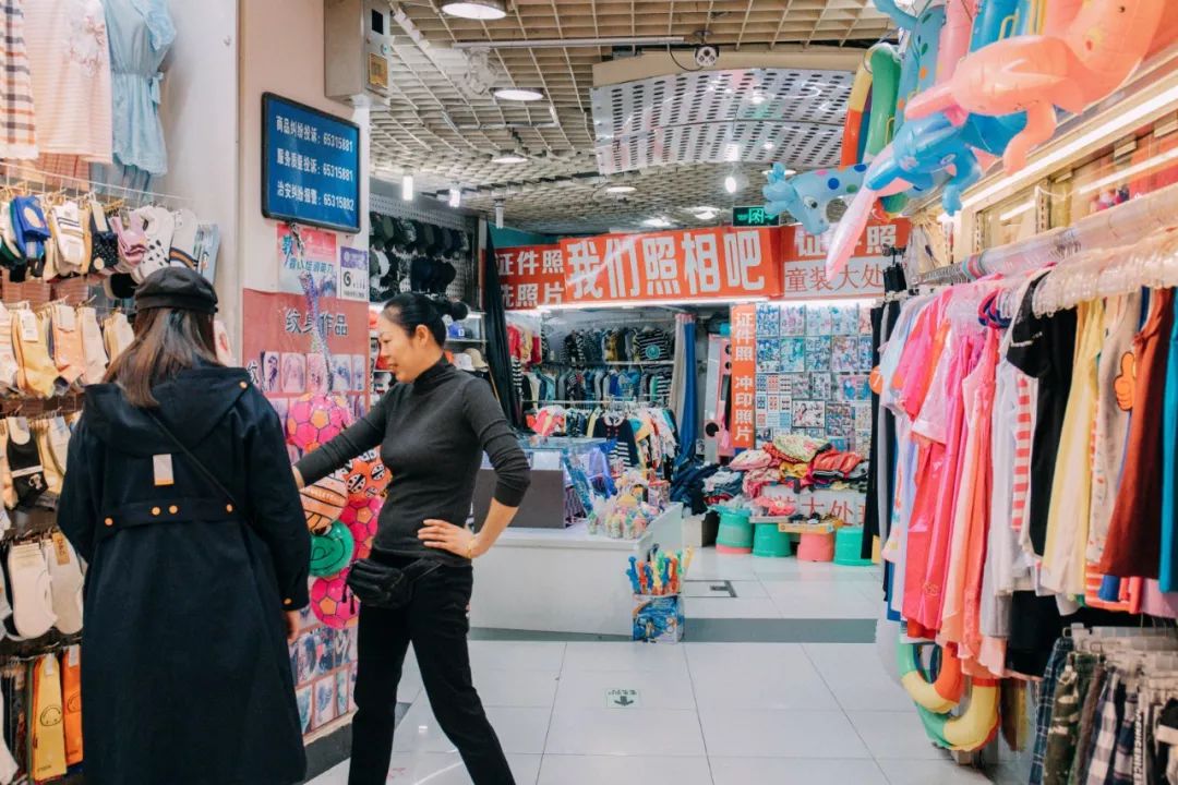 重庆地下商场建议去么,地下商场重庆