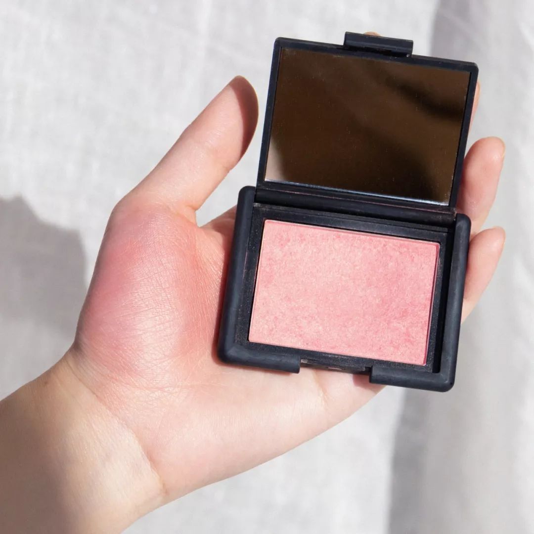 打破秋冬沉闷感单品,秋冬拒绝臃肿沉闷