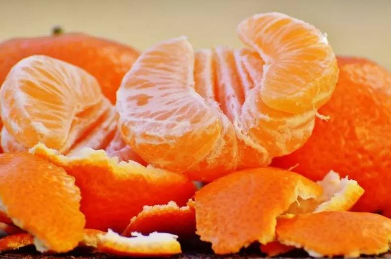 橘子皮以后不要丢有这样的用处,橘子皮不要扔它是个宝