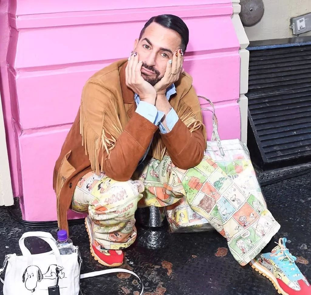 看中一个包包看了很久还是喜欢,看上了一款新款包包