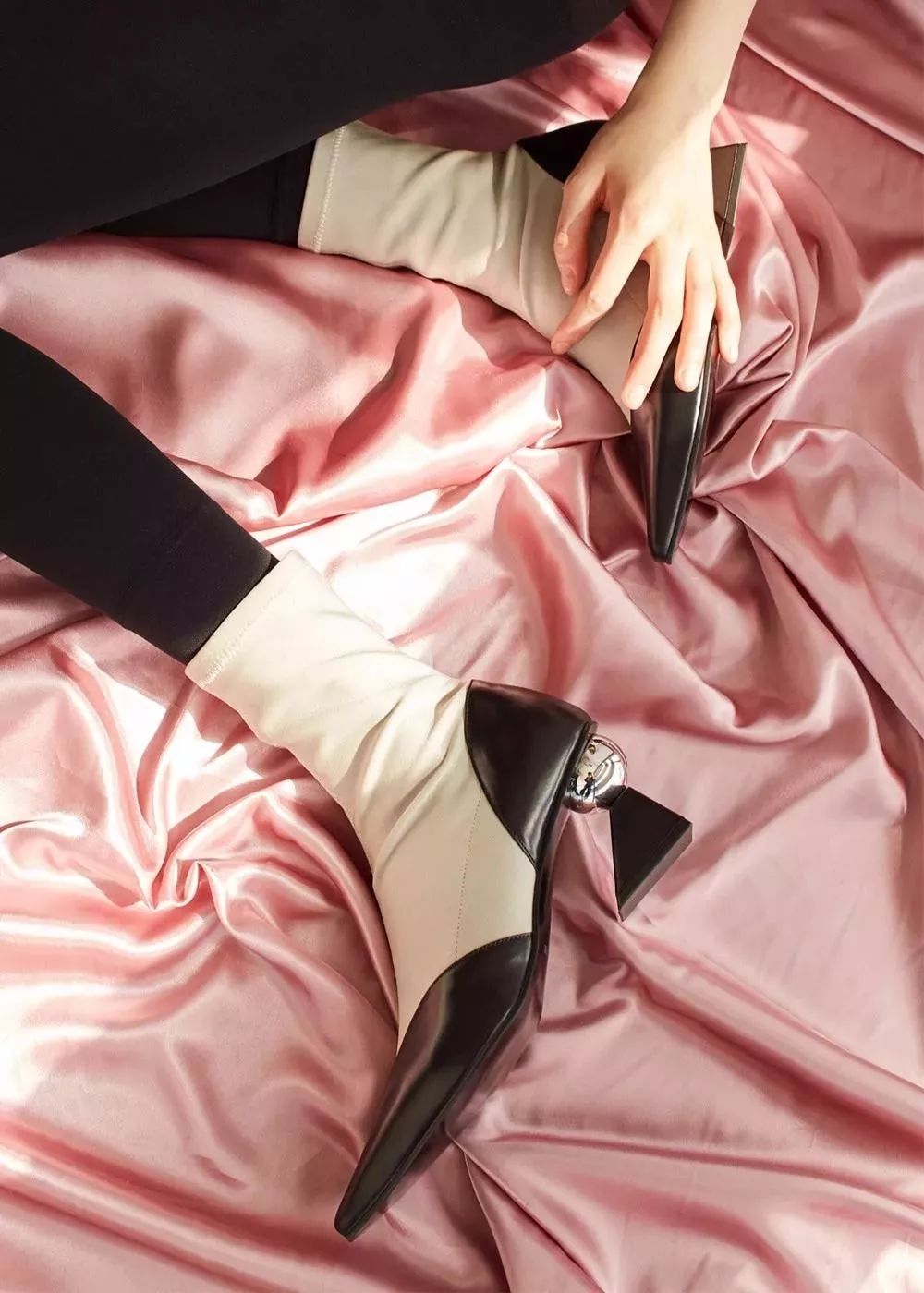 看中一个包包看了很久还是喜欢,看上了一款新款包包