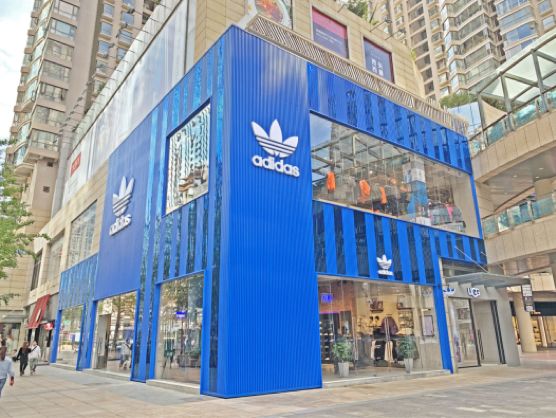 商业周刊｜LV母公司收购Tiffany，家乐福旗舰店正式上线苏宁易购，阿里巴巴正式在港交所上市……