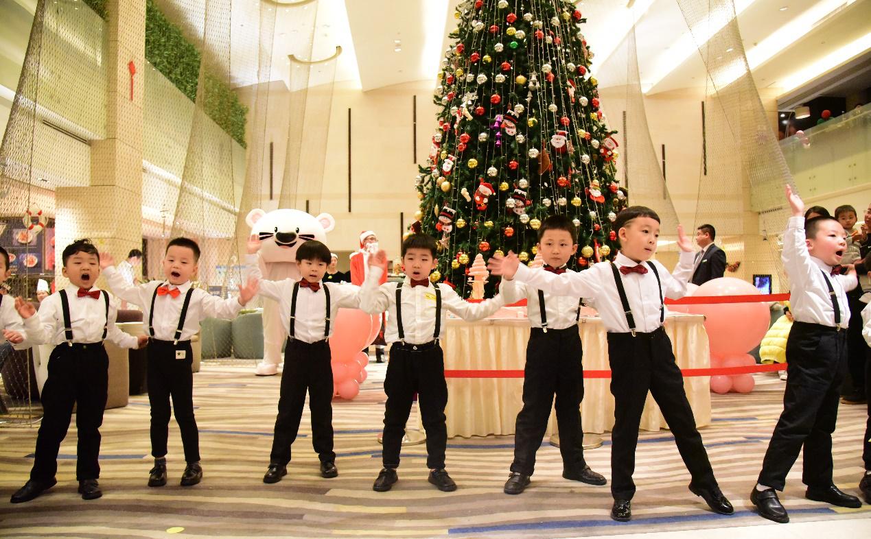 青岛中心假日酒店圣诞自助,圣诞节青岛酒店