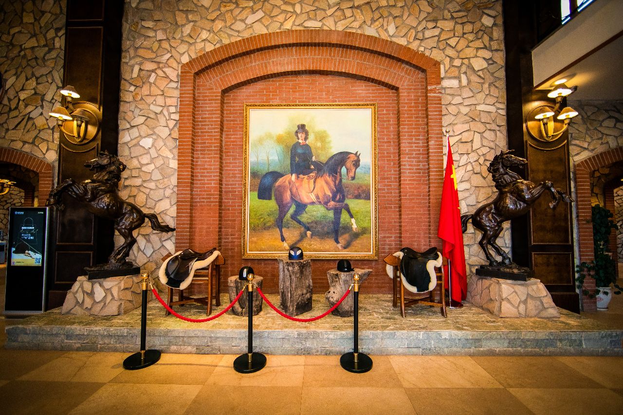 踏马滇池百万名马乘骑等你来体验