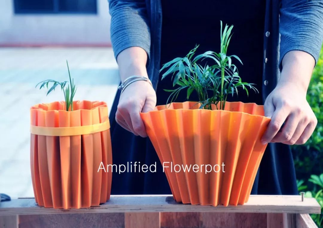 这个遥控器叫“挤粉刺”，按的时候就像我们在挤自己的青春痘