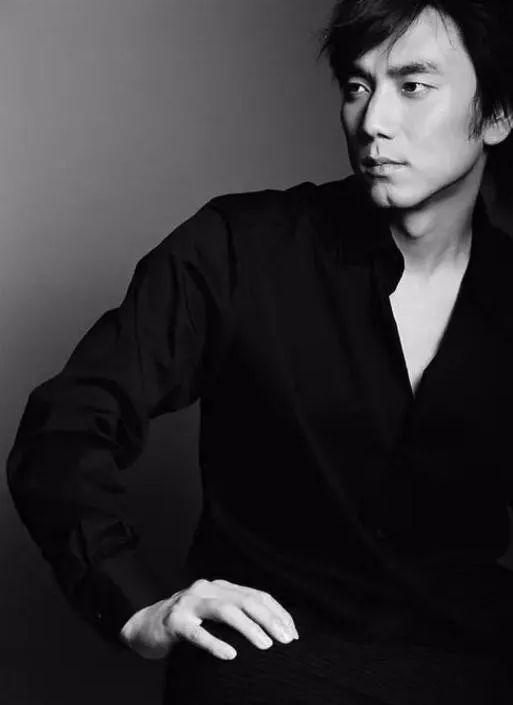 闲置自行车卖出10万天价，这个过气明星究竟多有钱？