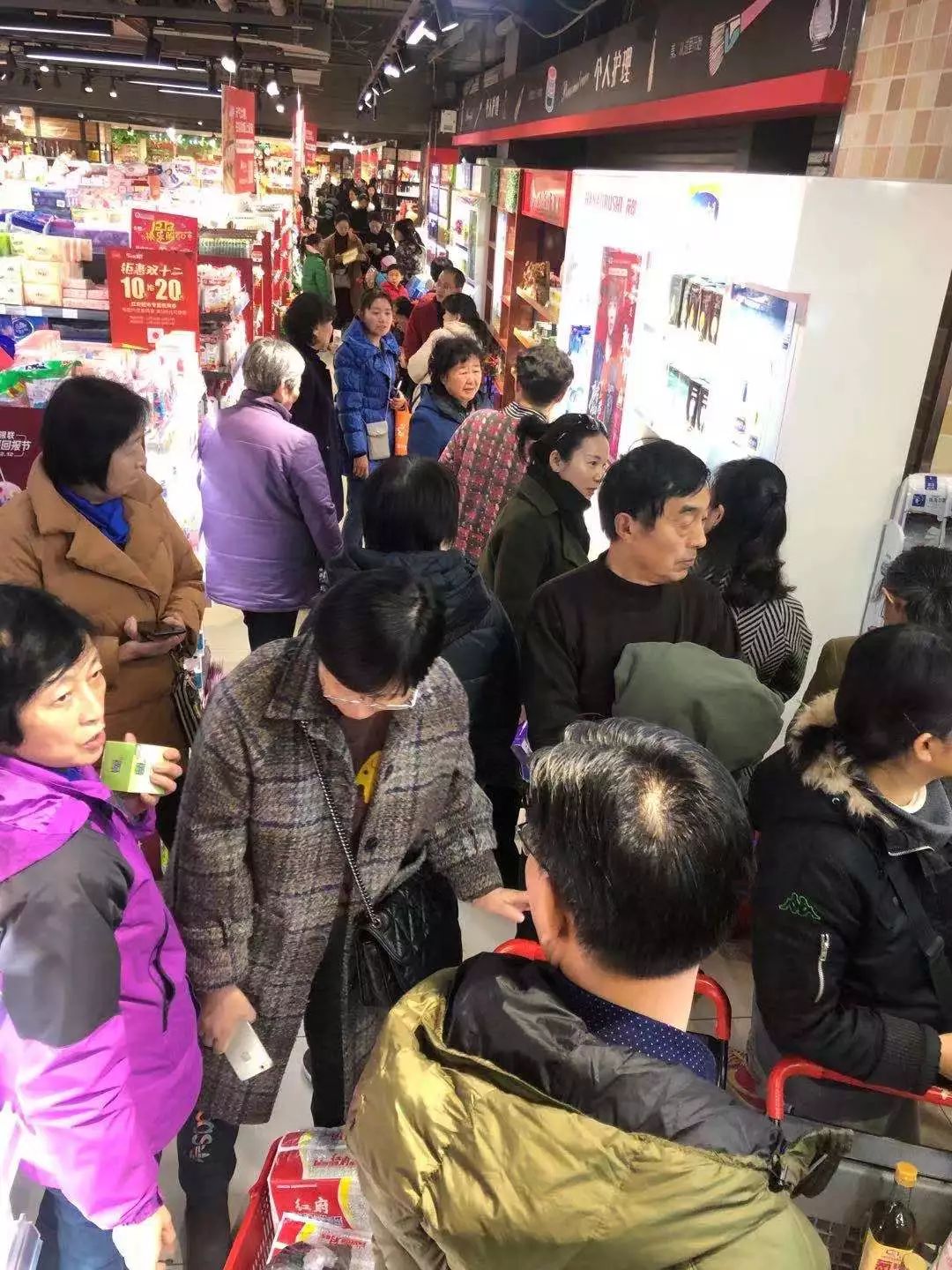 近40元的花生油仅卖9块？昨天，合肥一超市发生这样一幕...