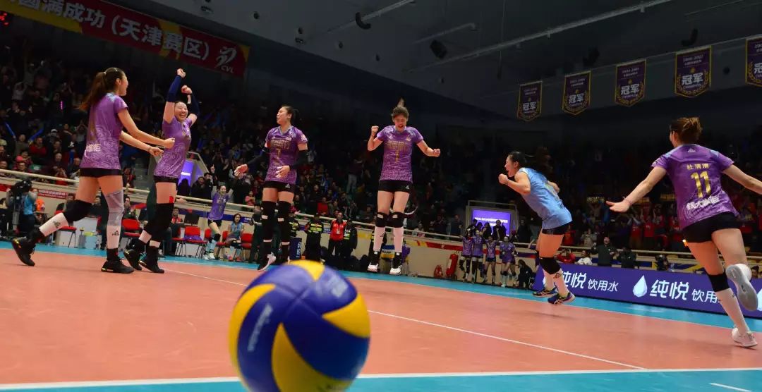 人民日报点评足球,人民日报足球三问