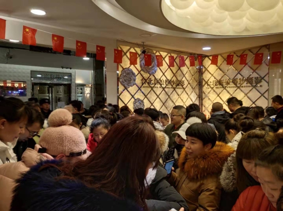 婚纱影楼拖欠40万,婚纱摄影赔了5000万的老板