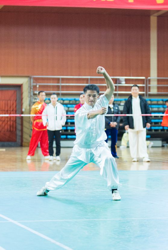 体育老师秀跳远绝活,盘点体育老师的独门绝技