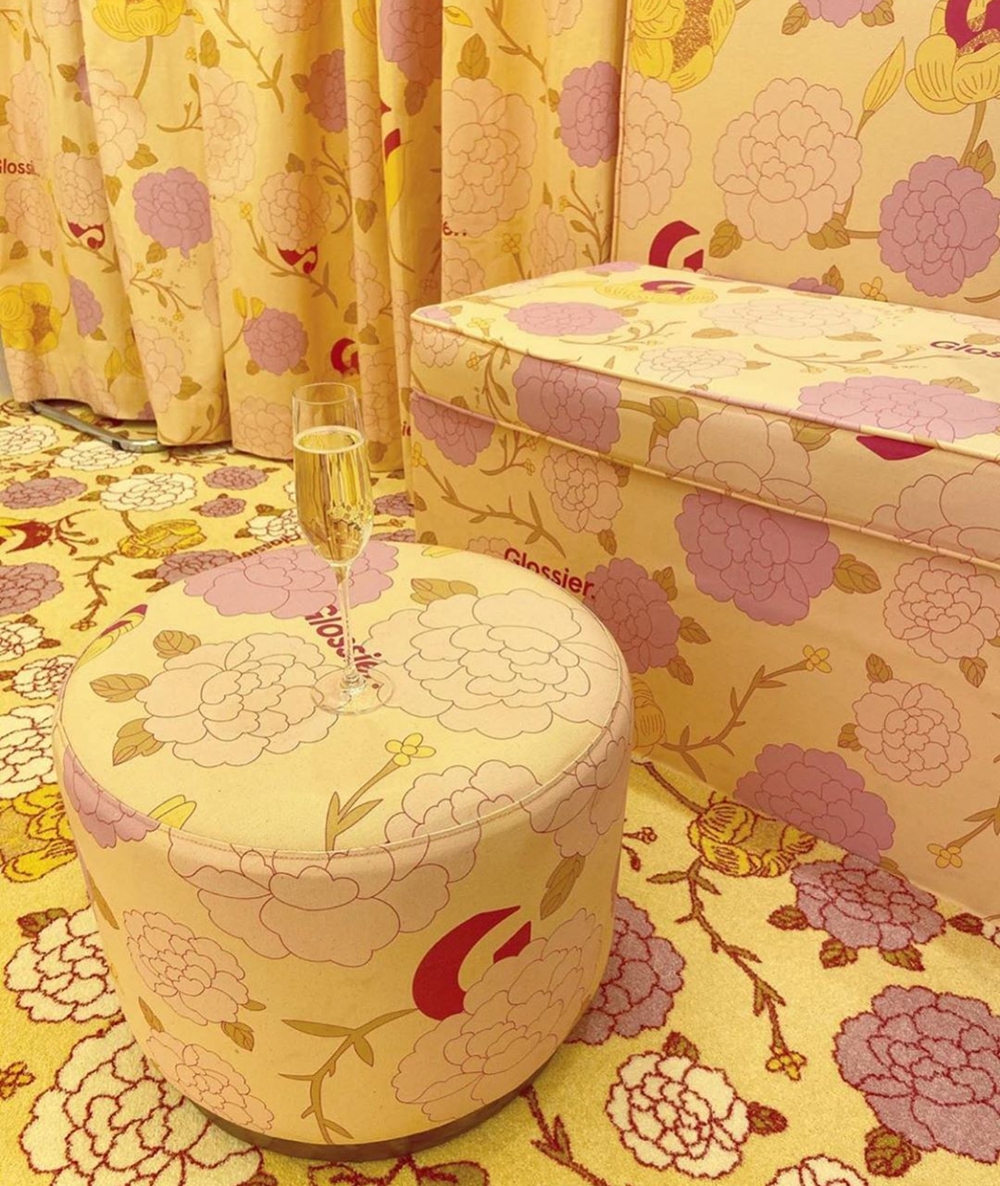 美妆店遇上碎花元素，少女心真的藏不住了