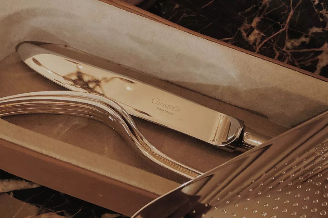 住了个RMB12,000一晚的宫殿酒店|我把能偷的都偷回家了