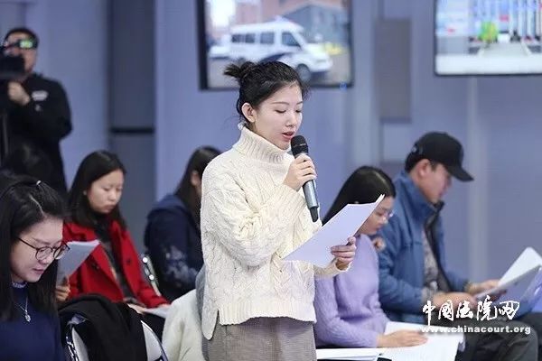 南方都市报记者刘嫚,南方都市报驻北京记者刘嫚