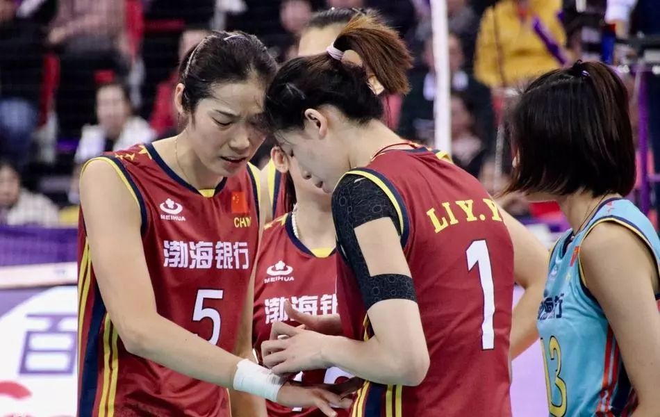 女排遭遇天津女排的时刻,天津女排垫脚事件