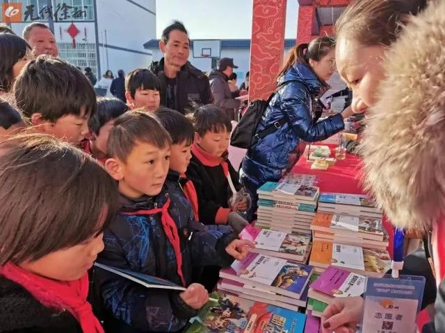 跨年!邳州144万群众与“三下乡”省、市艺术家们的一场特殊大集