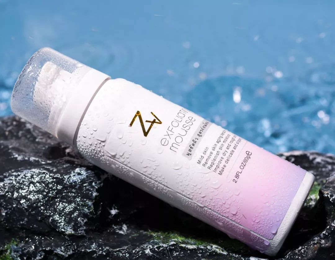 脸上搓出3斤泥！难怪又黄又暗又黑头！10秒给脸蛋“剥壳”，厉害