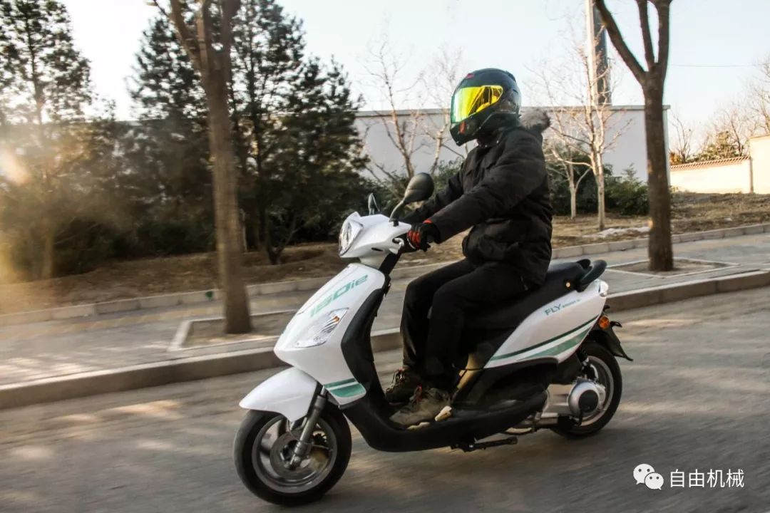 新比亚乔fly150越南产,老款比亚乔fly150