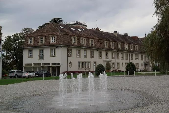 赵文卓子女学费,赵文卓女儿上最贵的学校