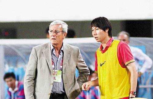 鏉庨搧涔嬪悗鐨勫浗瓒充富鏁欑粌鏄皝,褰撳勾鎹㈡潕閾佺殑鏁欑粌鏄皝