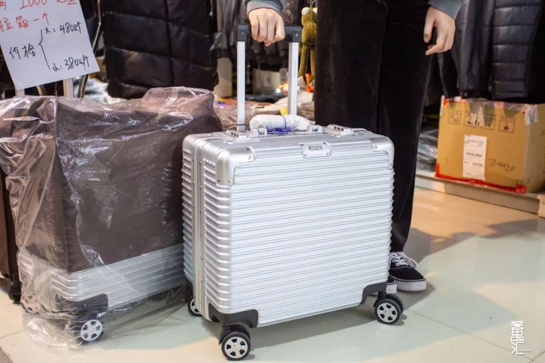 仅6天！南村服装厂特卖会开抢，卫衣100元3件！羽绒买一送一