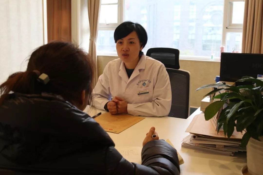 试管婴儿治疗费10000元，拼团即享最高1000元现金券！高龄患者人数增多睿德迩医院提示：怀孕，应把握最佳生育年龄段