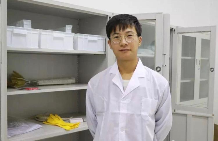 化学班主任用化学式给学生写评语,用化学方程式写评语