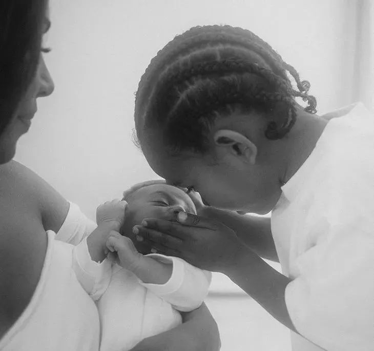 侃爷晒与卡戴珊合照想复合,侃爷卡戴珊时装发布会