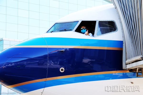 援鄂医疗队出征航班,南航辽宁援鄂医疗队出征