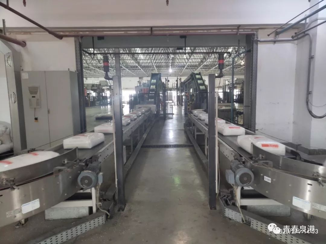 中国企业紧急转产口罩防护服,企业转型生产口罩防护服