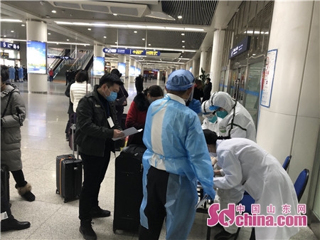 青岛流亭机场留观处：“6+X阳光温度服务”让旅客感受亲情大爱