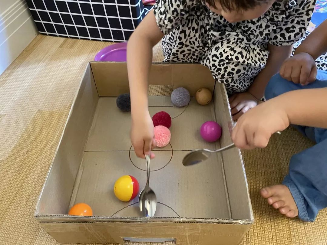 不用花钱就能玩的儿童游戏,十个小朋友玩游戏