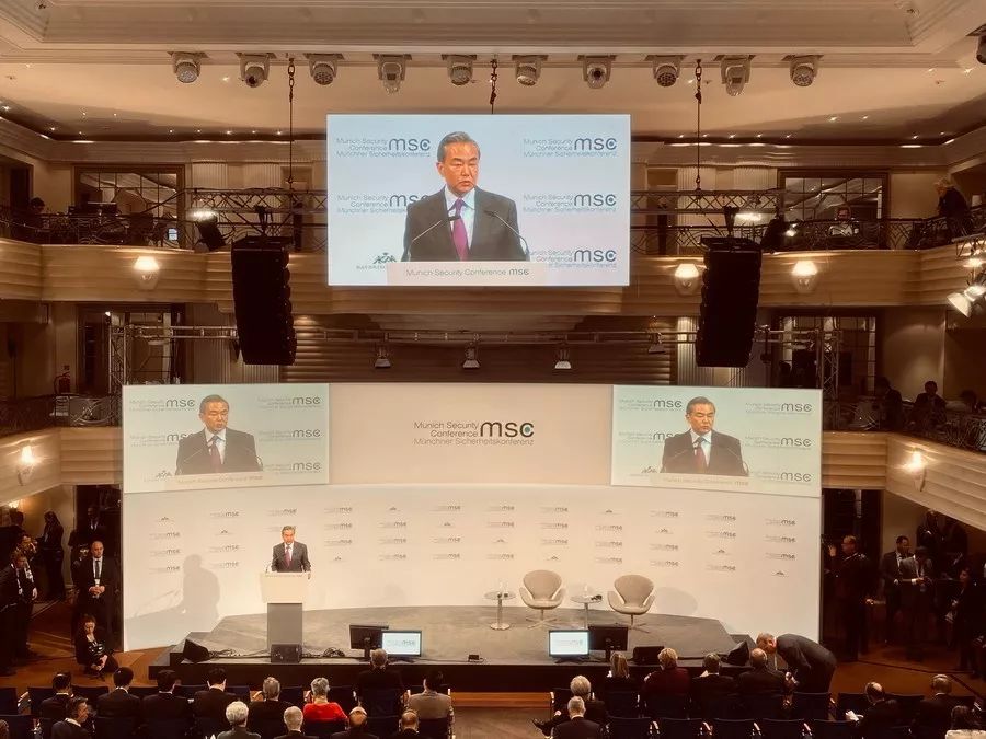 “最美逆行者”“岂曰无衣”用英文怎么说?王毅外长的演讲中有答案