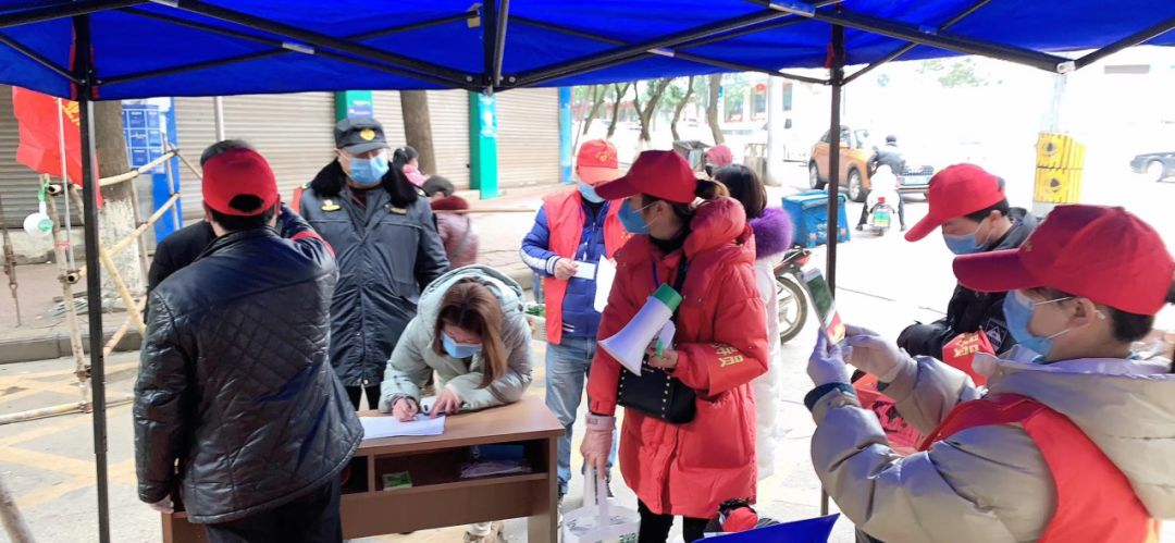 进贤县:社区“疫线”那些感动的“人社人”