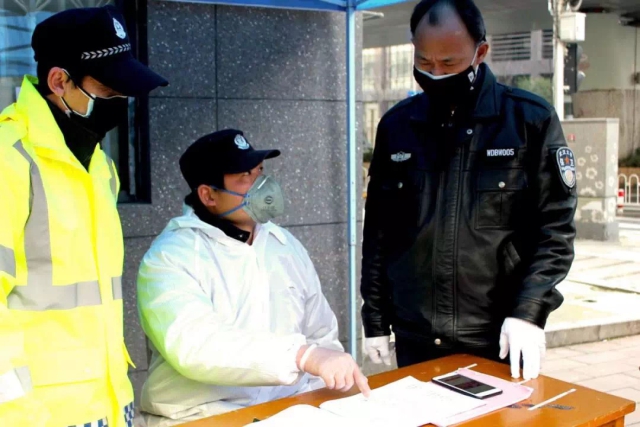 武大学子的三行情书,武大学生封校日常